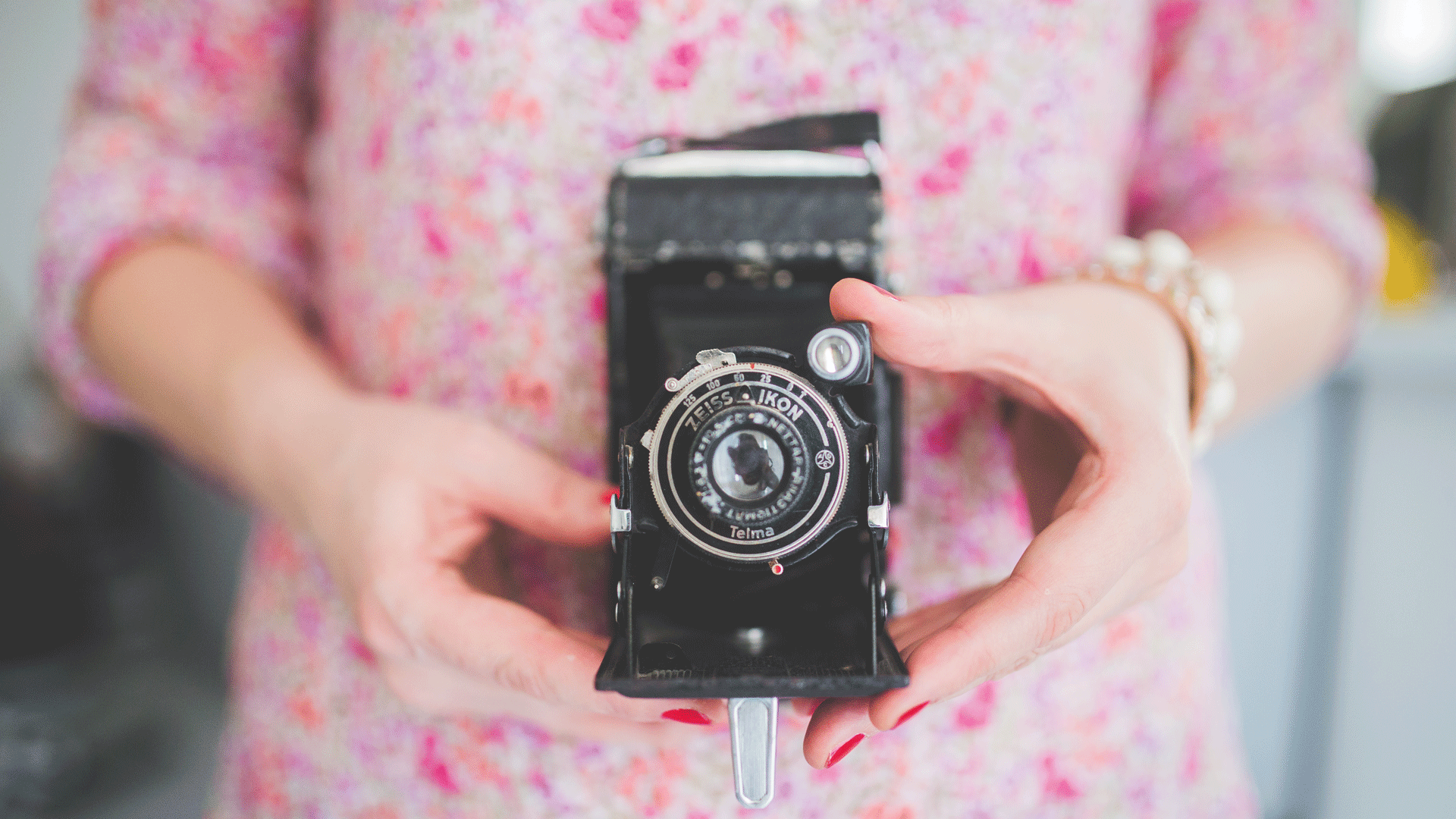 10 Things You're Doing Wrong When You Photograph Your Kids
