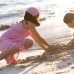 kids-playing-in-sand1440