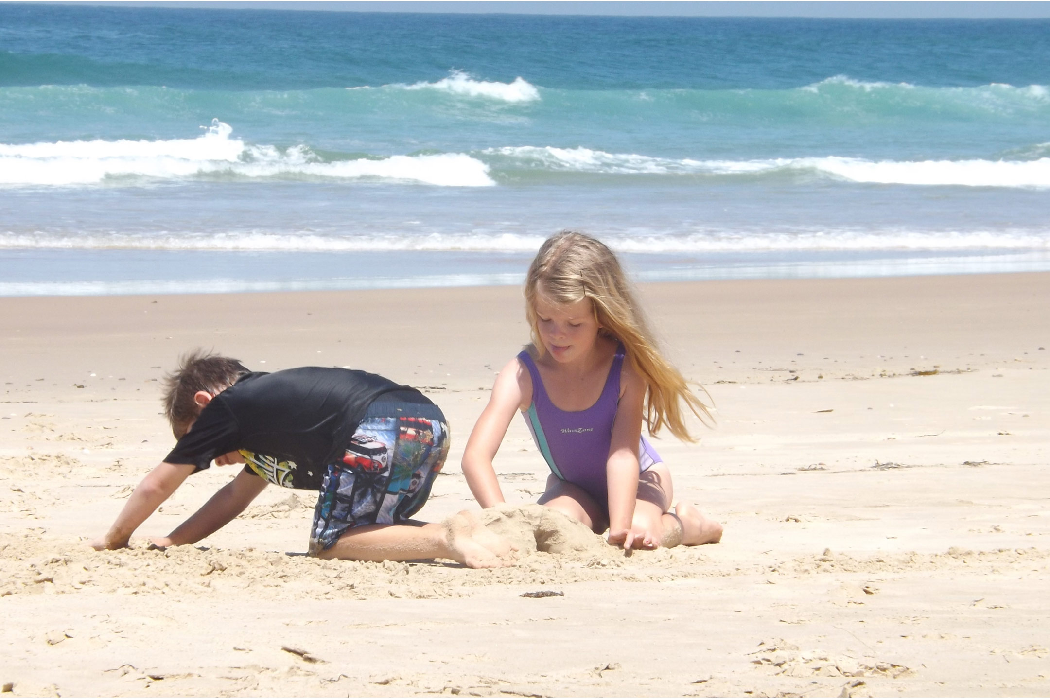 beach-fun-boredom2160