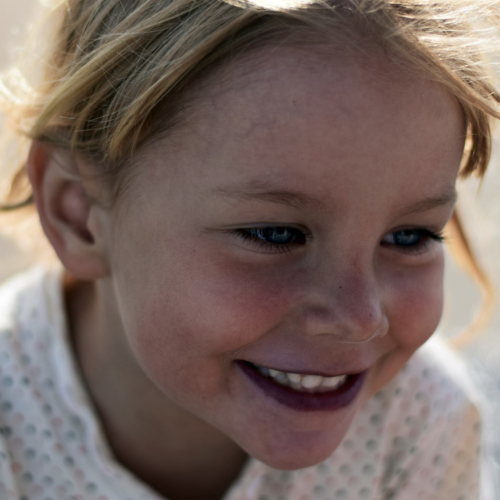 resilliance-happy-girl2160