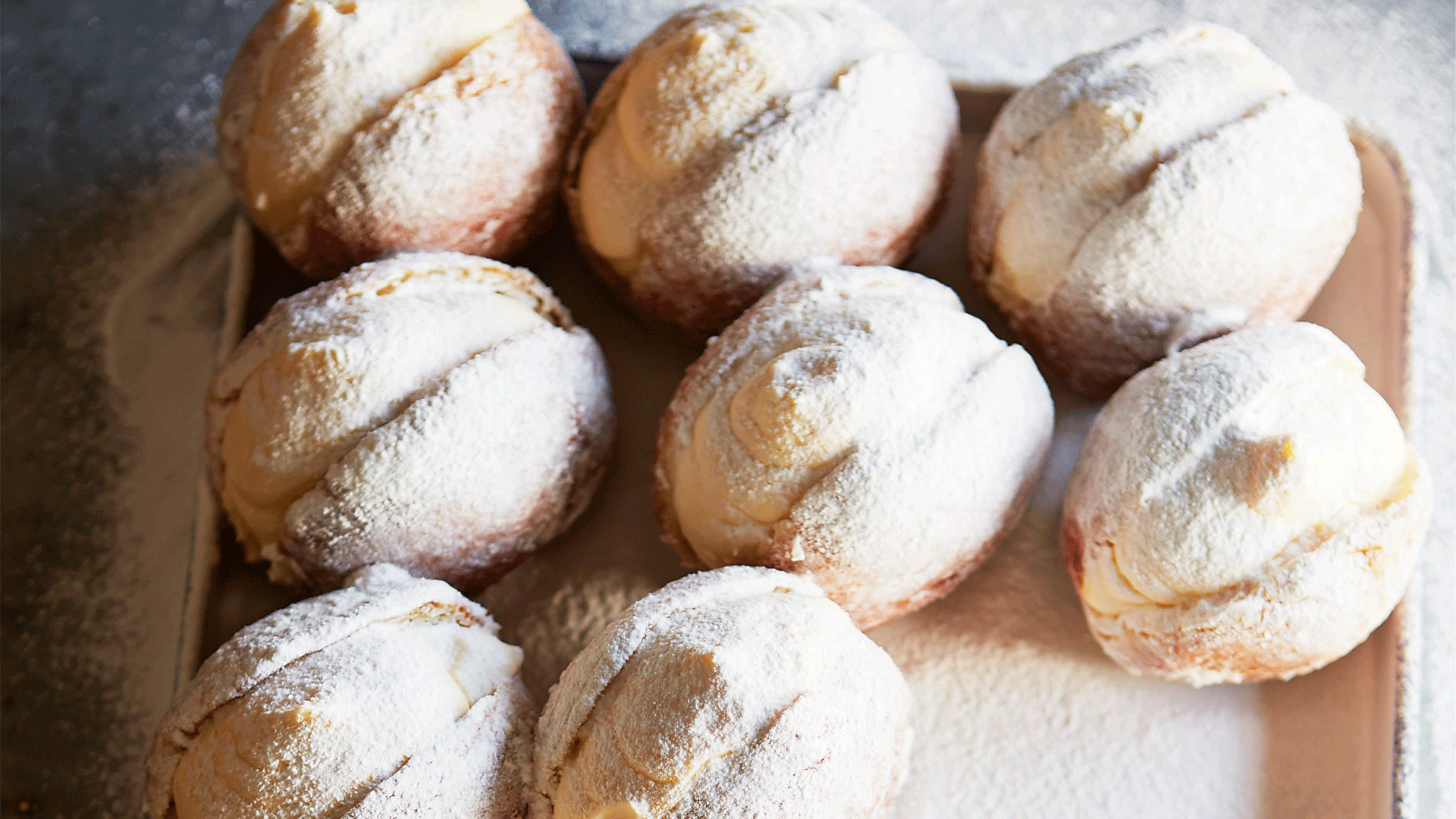 Vanilla Custard Doughnuts