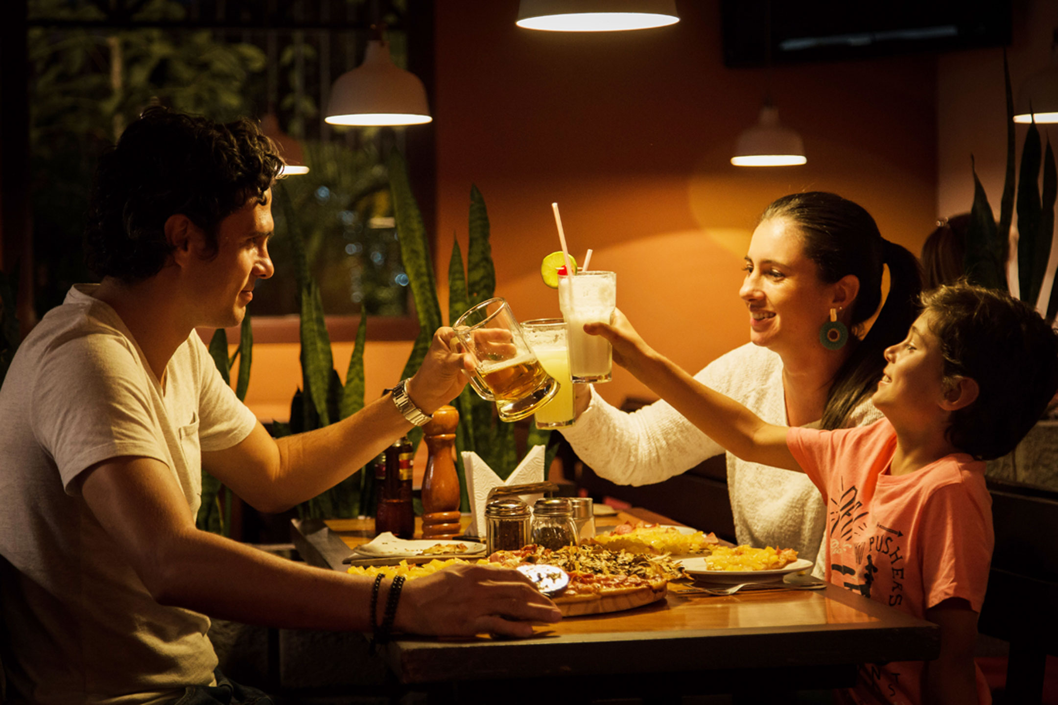 Family-dinner-1440