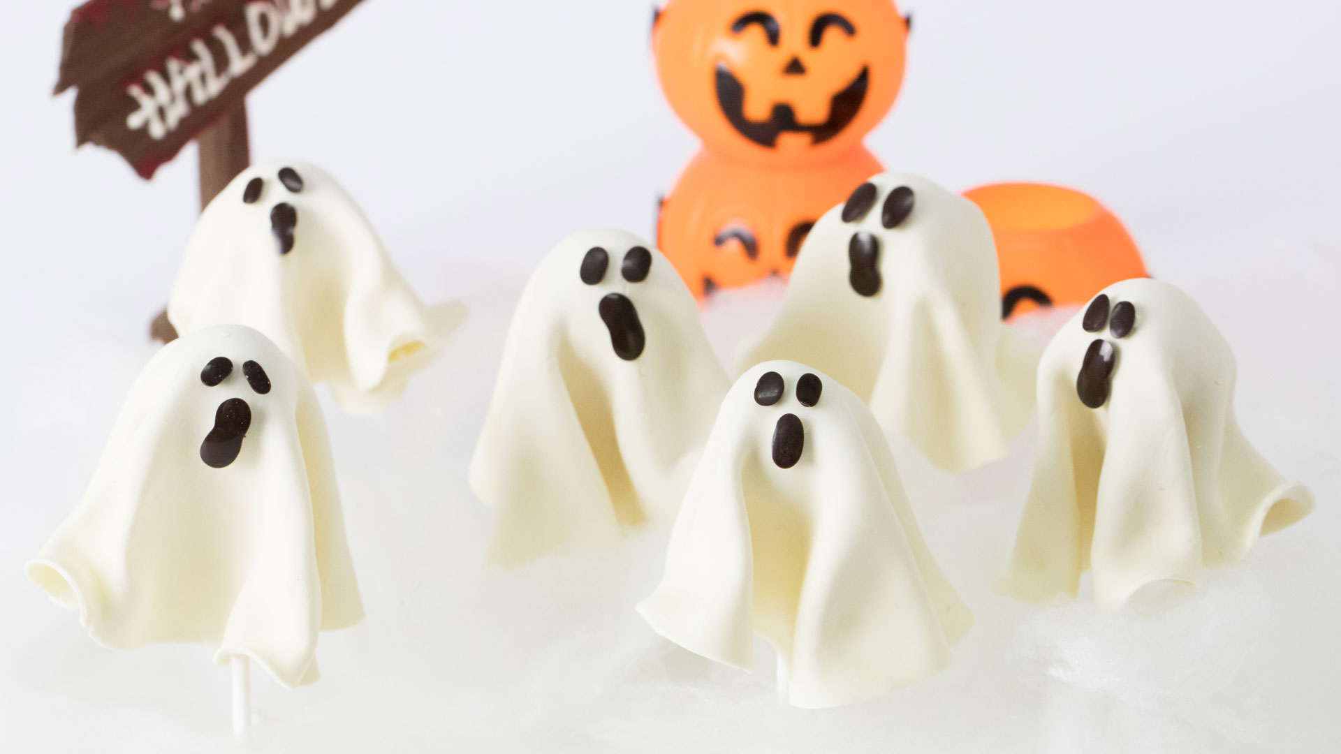 Spooky chocolate ghosts