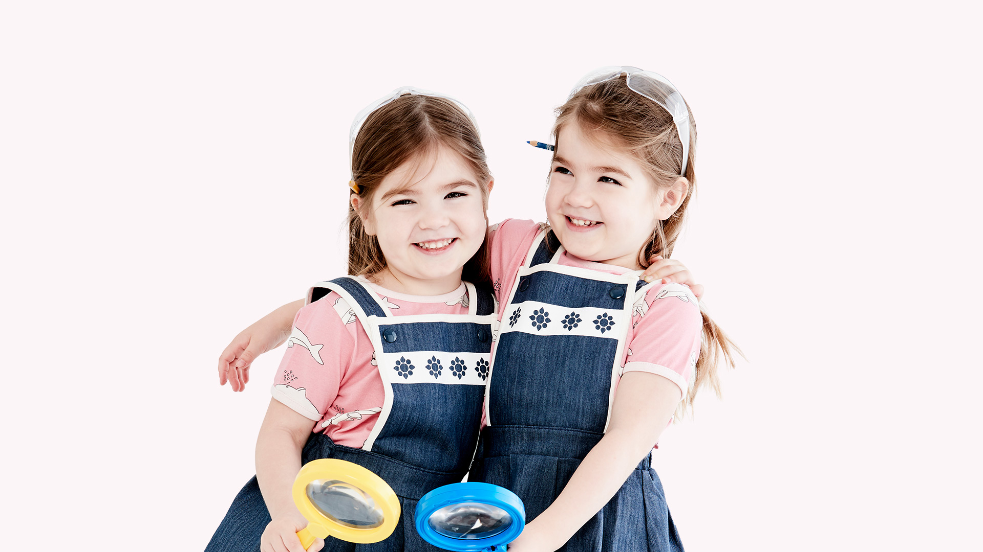 Twins Annika and Isabelle