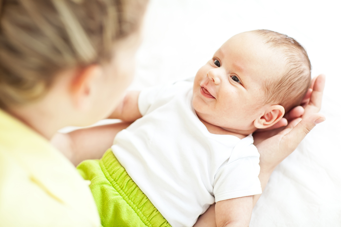 Baby looking up at Mother1440