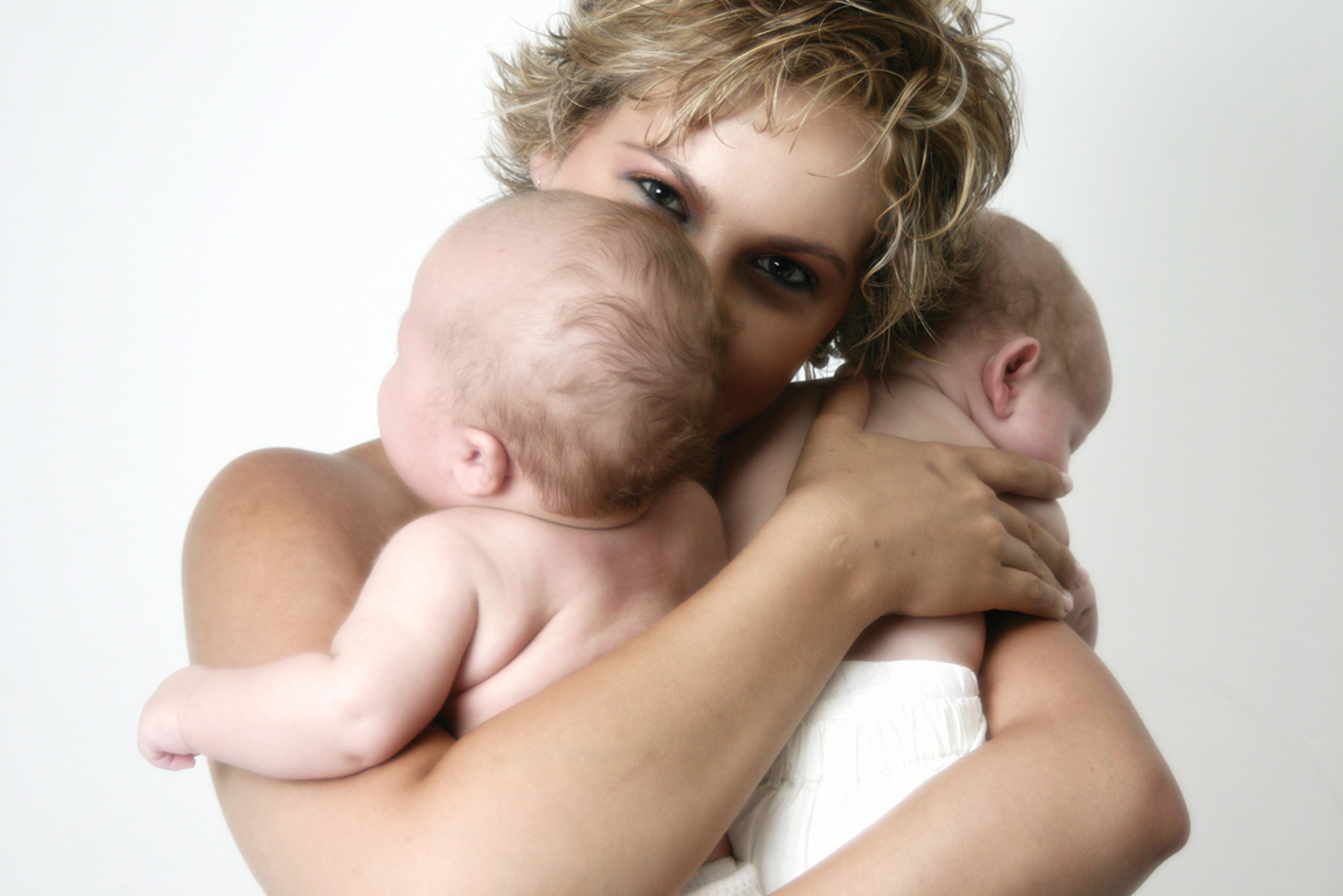 mother-with-babytwins1440