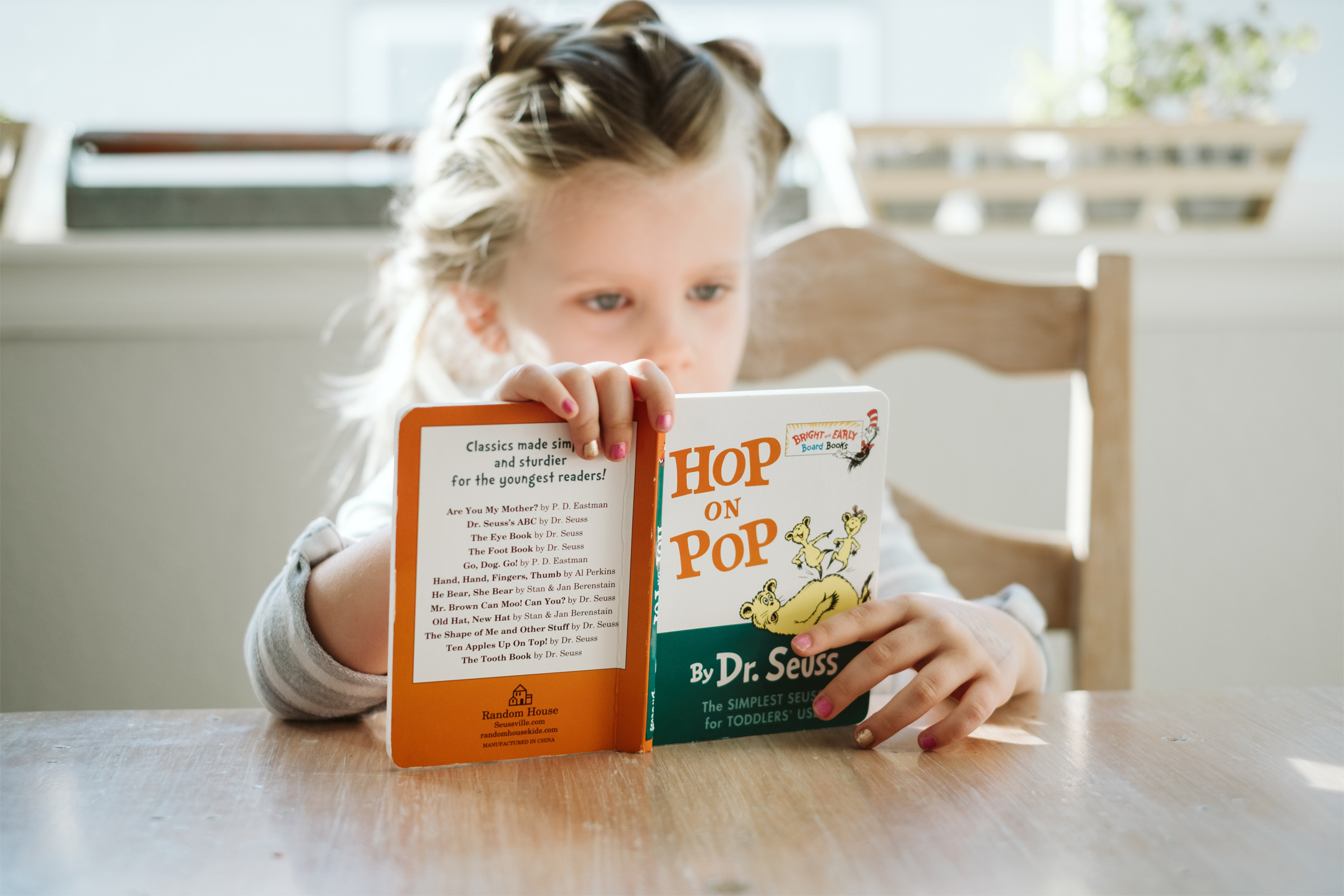 child-readingd-seuss2160