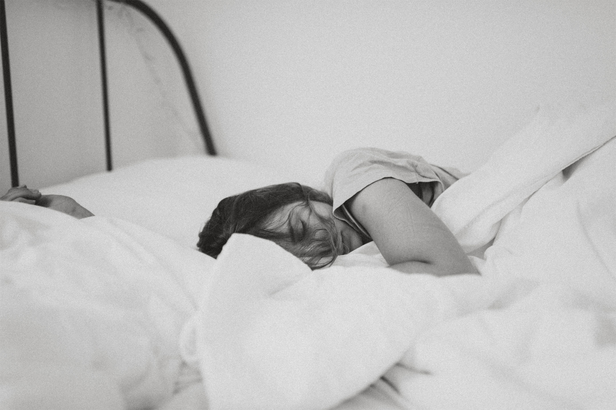 woman-sleeping2160
