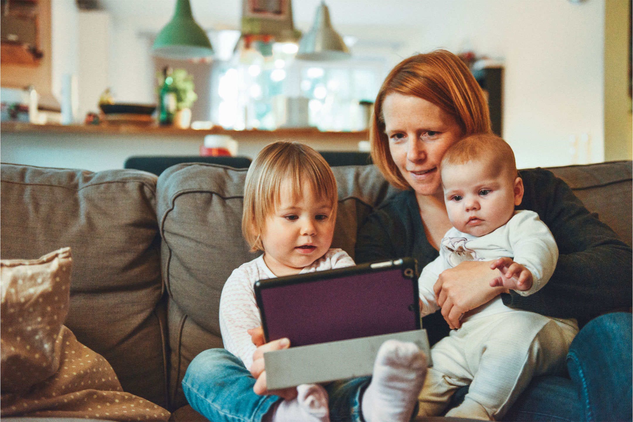 mother-child-baby-ipad2160