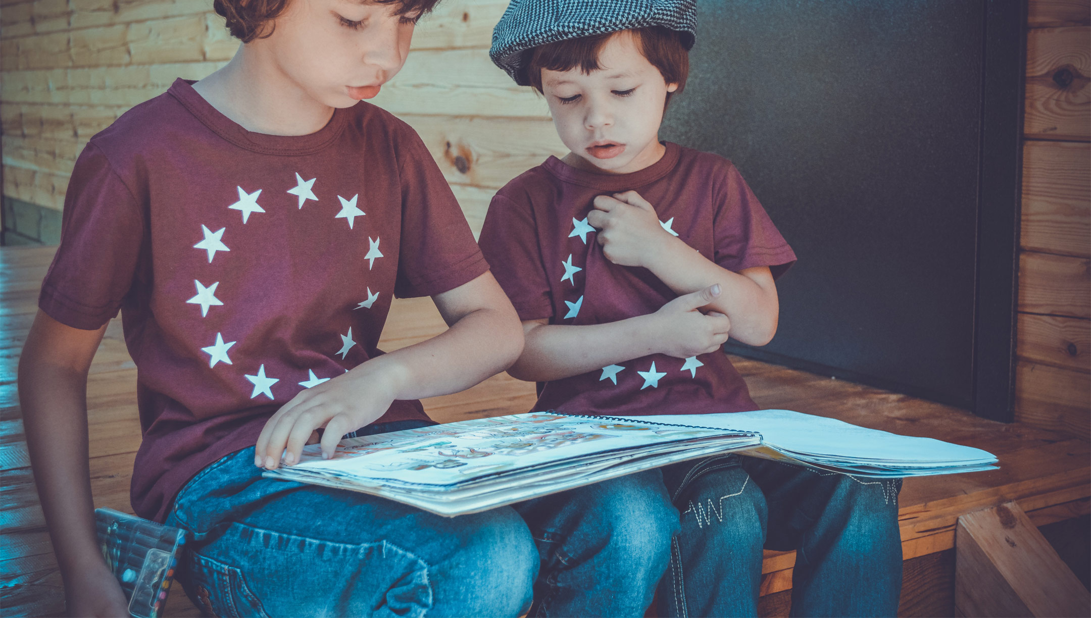 two-boys-looking-at-artbook2160