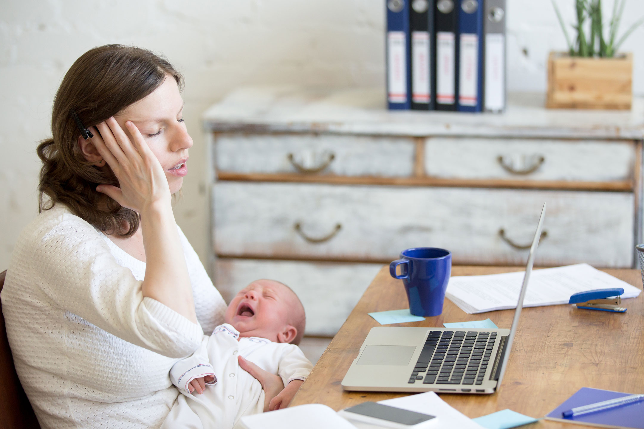 hassled-young-business-mum.jpg