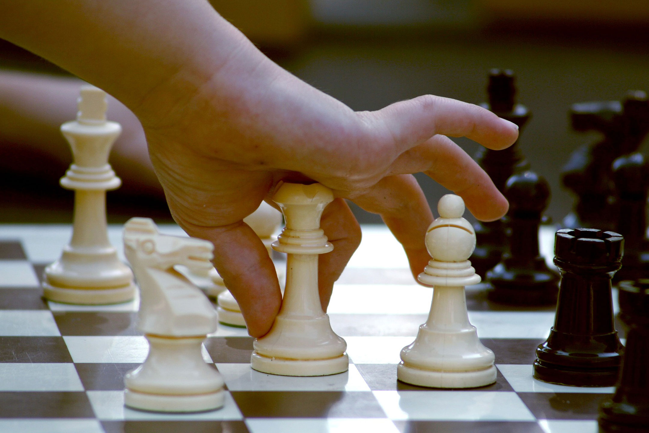 chess-childs-hand2160