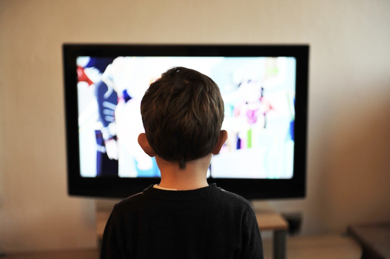 Boy-watching-tv
