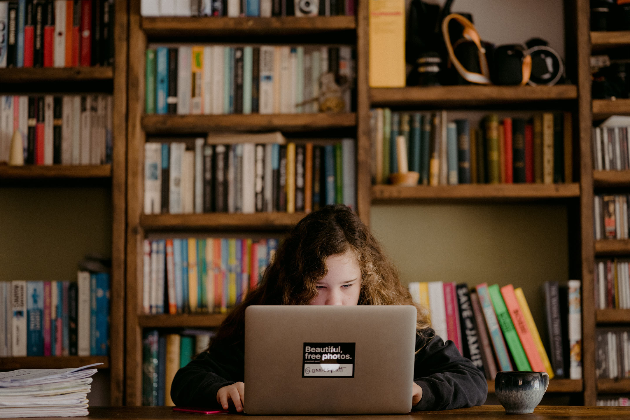 girl-laptop-plagerism