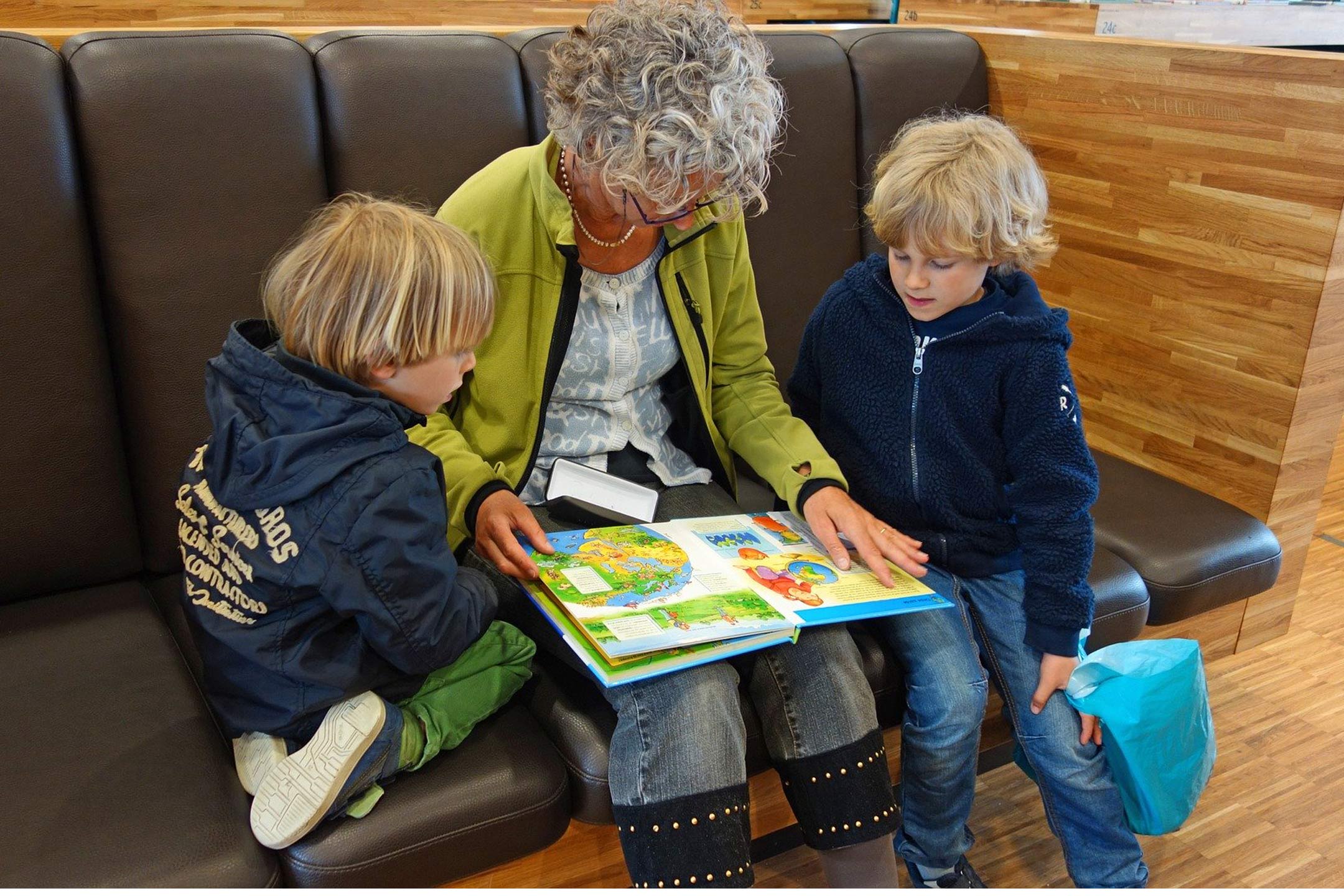 reading-book-two-boys-grandma2160