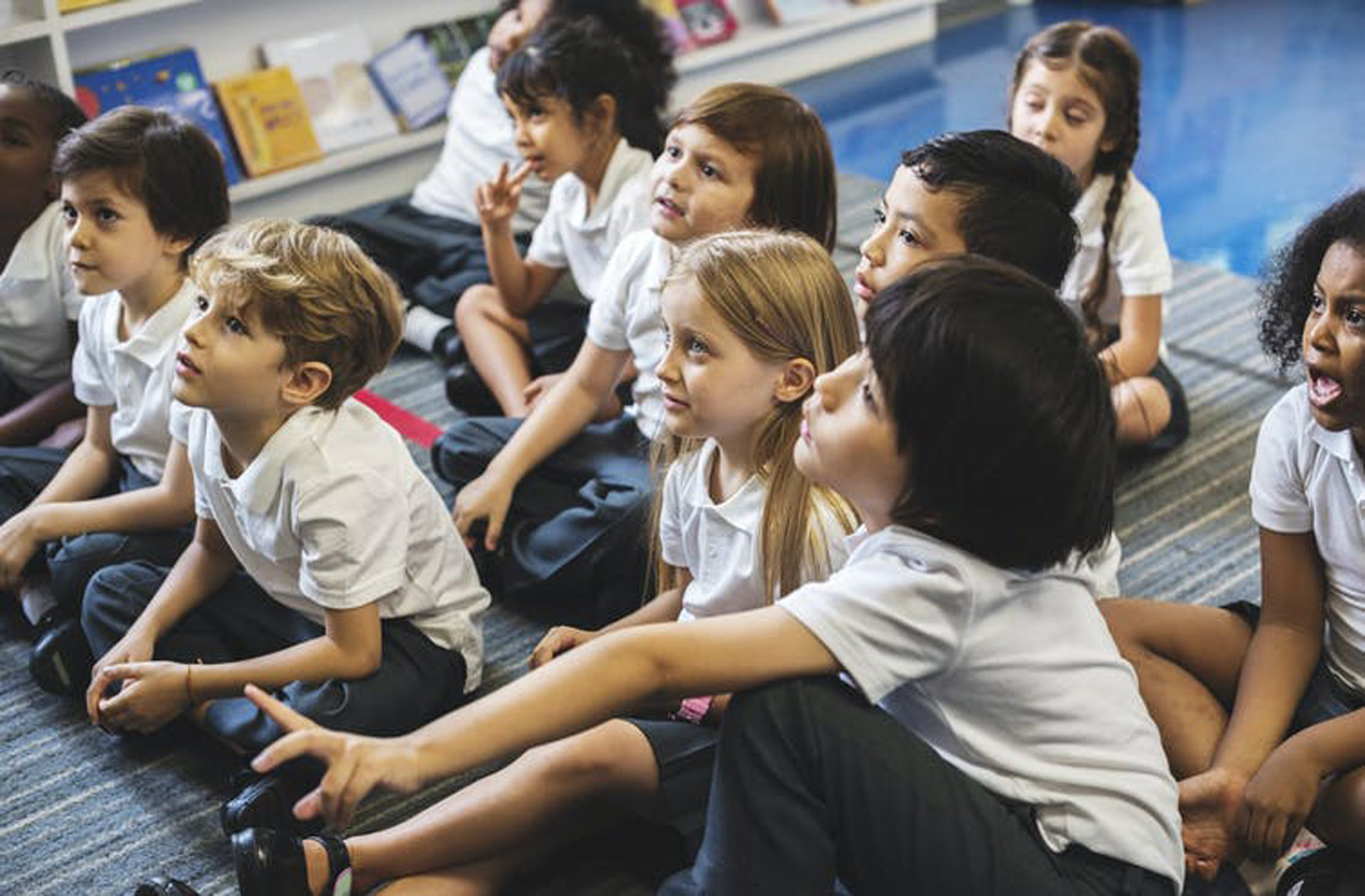 school-kids-uniform-sitting2160