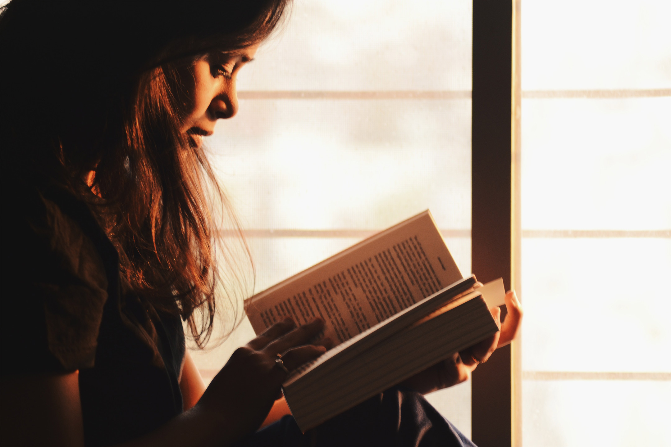 teen-reading-book2160