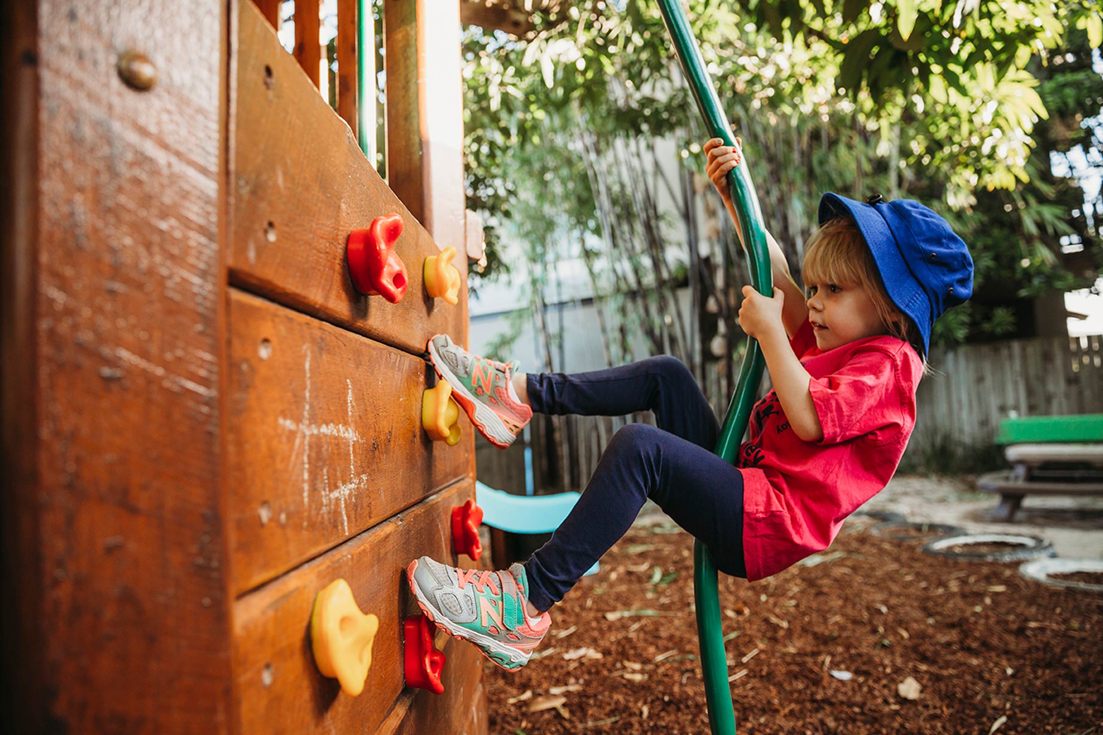 alderley-kindy-boy-climbing-wall2160