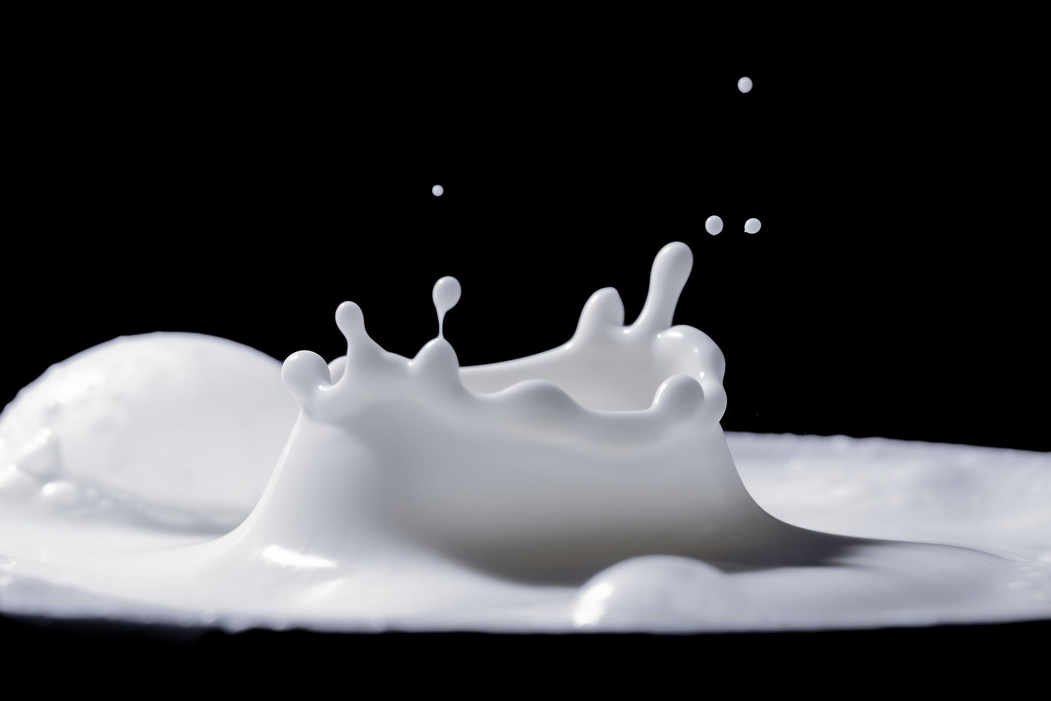 milk-drop-slomo2160