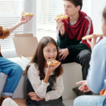 teens-casual-eating-pizza2160