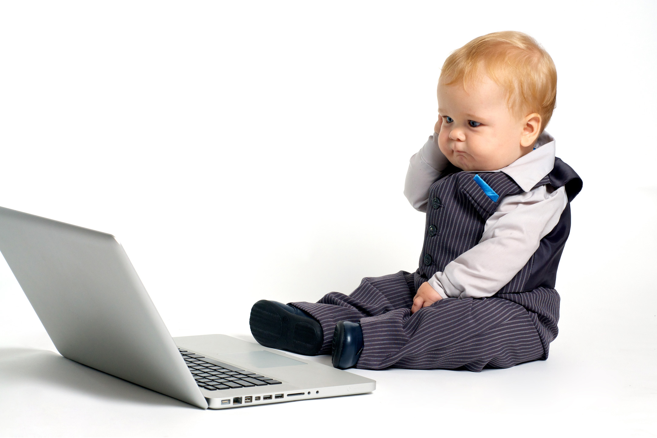baby-on-laptop2160