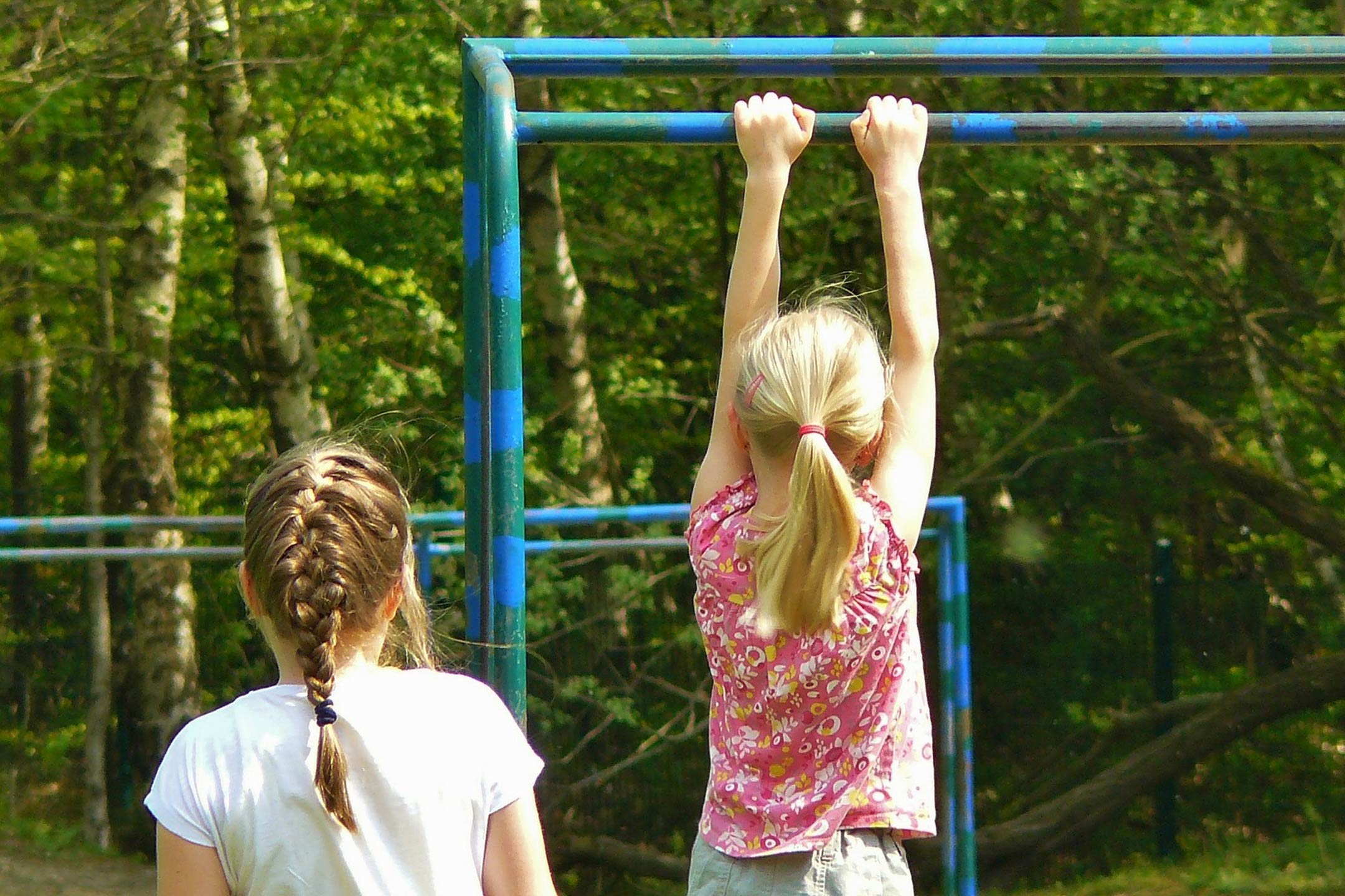 children-play-equipment2160