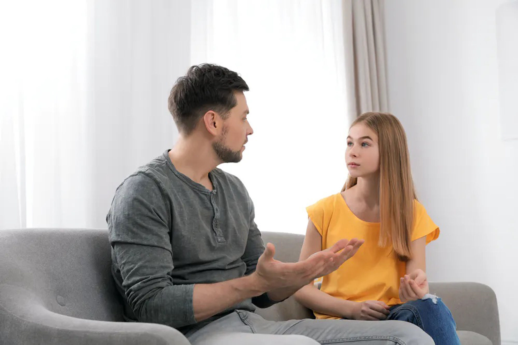 father-talking-to-daughter2160