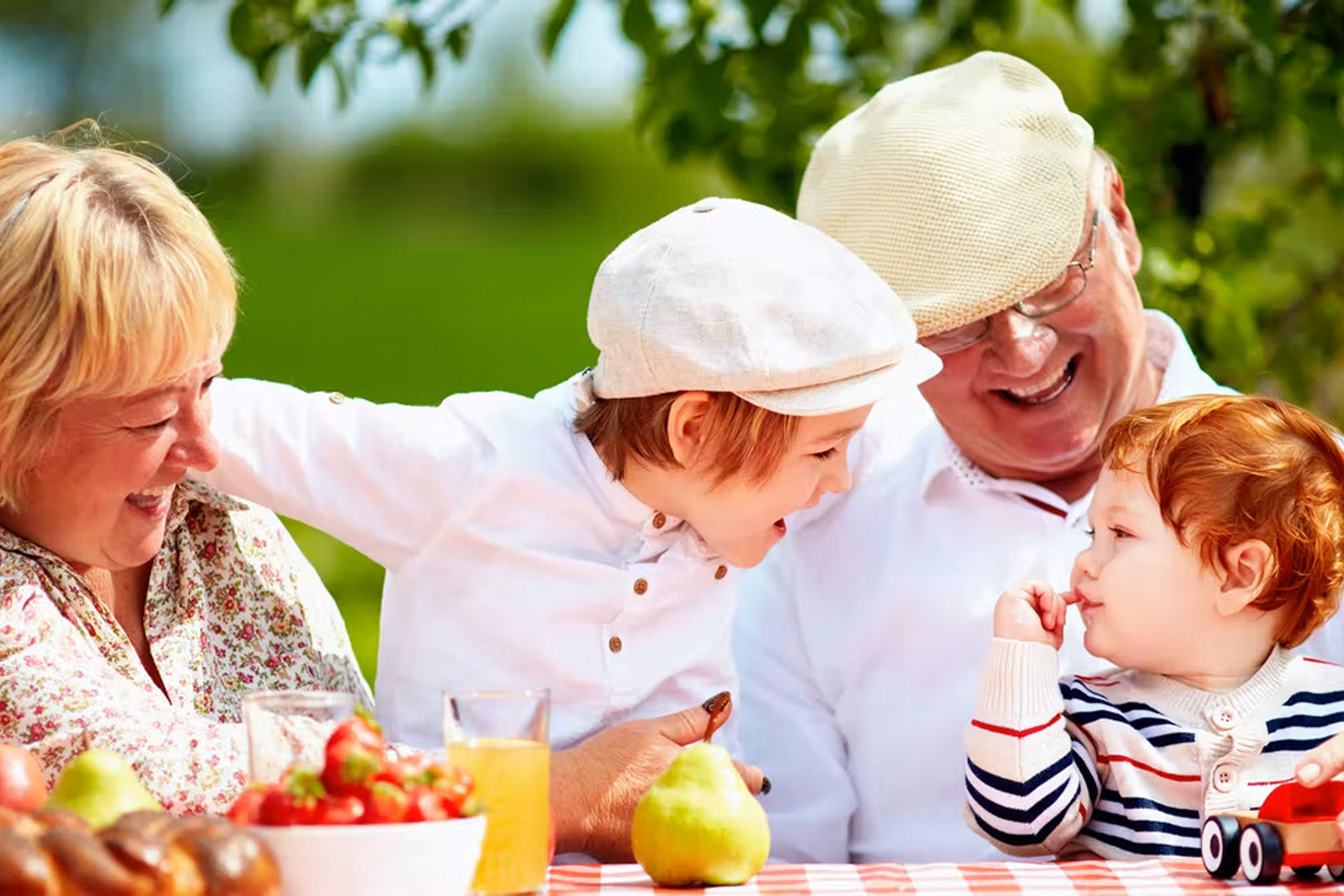 overweight-grandparents-overweight-grandkids2160-